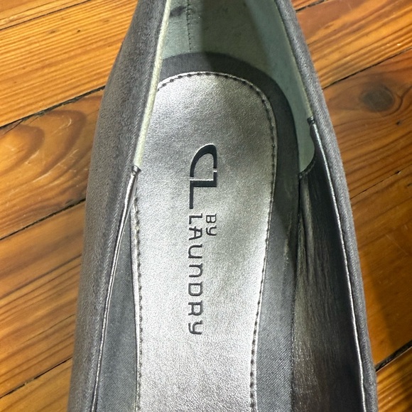 ⭐️3/$25⭐️ Chinese Laundry Velvet Wedge Pumps - Picture 7 of 9